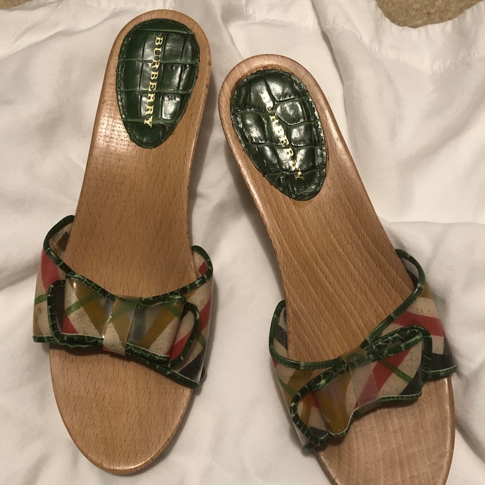 Woman’s Burberry sandals size 38